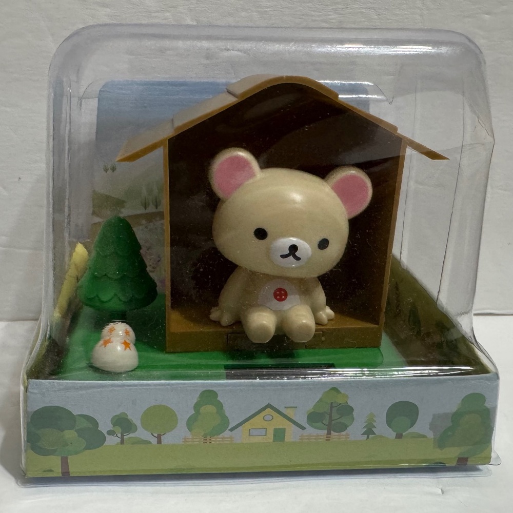 Solar powered Cream bear sitting in the house,New